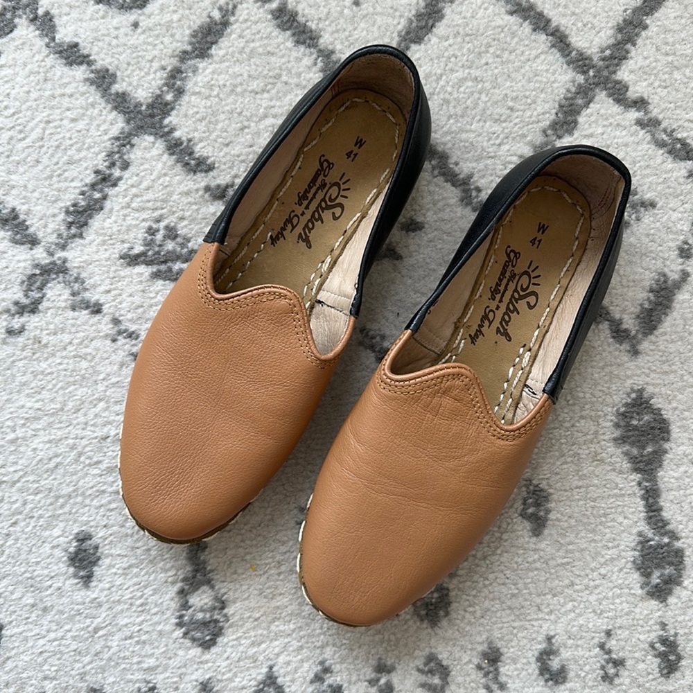 NEW Sabah Shoes Women’s in Camel/Black